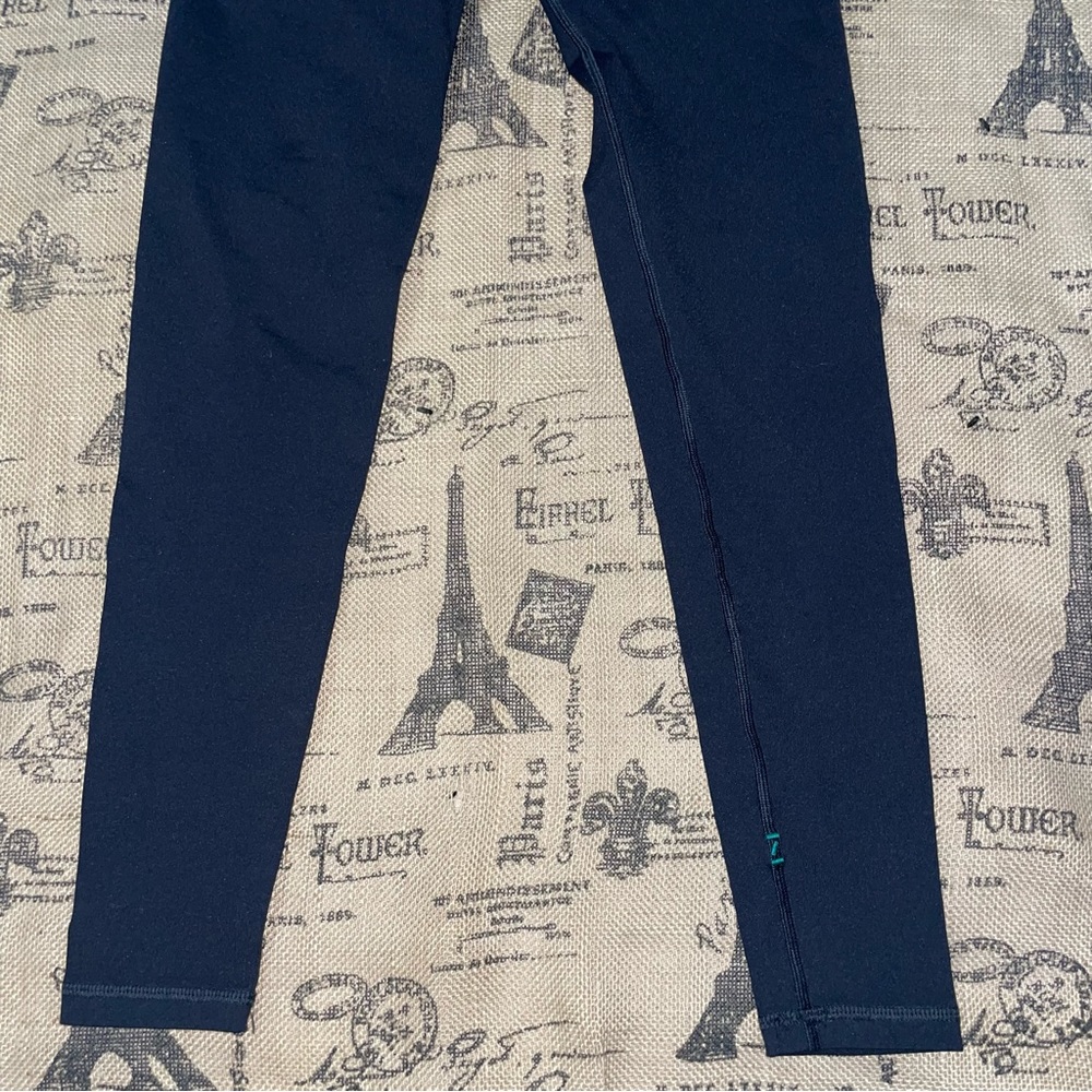 Nancy Rose Performance Black Solid Legging Size 4 - image 4